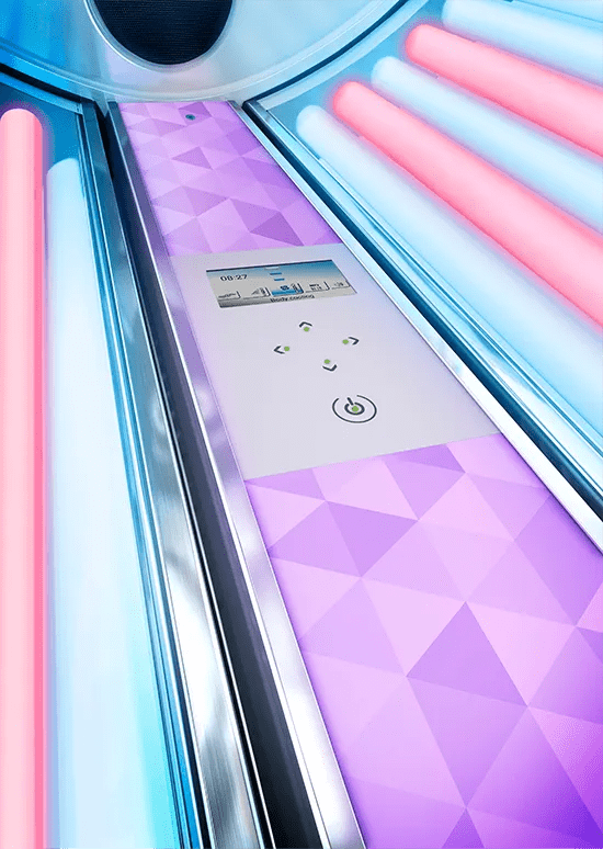 Luxura V6 Hybrid booth floor detail